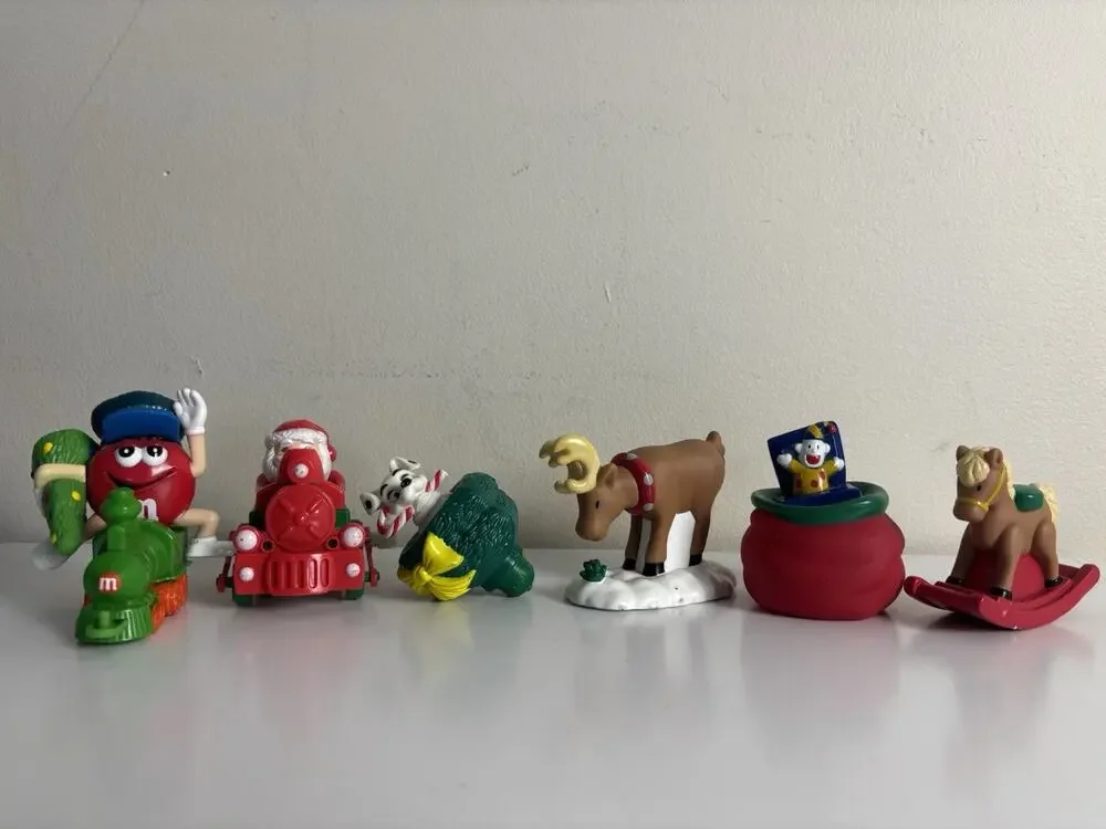 Vtg Christmas Toy Lot Santa Russ Berrie M&M Train 101 Dalmatians Reindeer